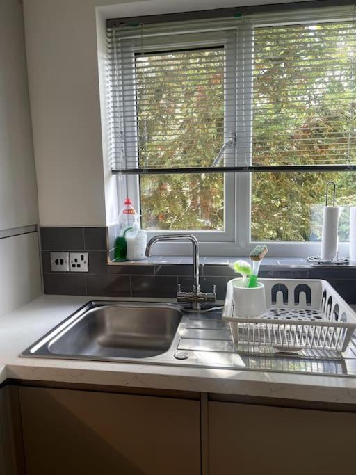 2 Bedroom Flat Free Parking *