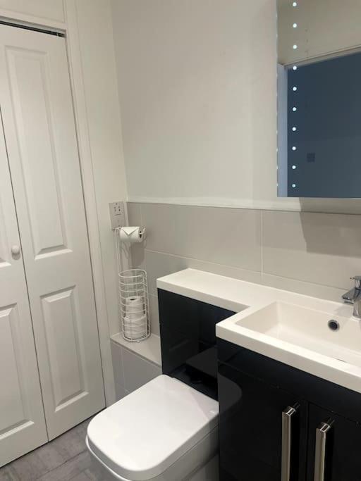 2 Bedroom Flat Free Parking Apartment